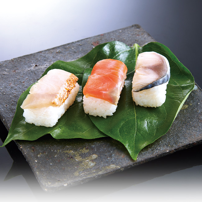 Web限定・椿パッケージ】柿の葉すし 紙箱 さば・さけ・炙り金目鯛